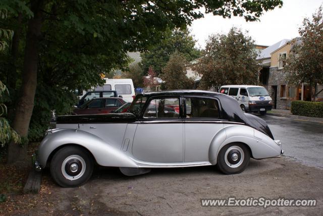 Rolls Royce Silver Dawn spotted in Arrowtown, New Zealand
