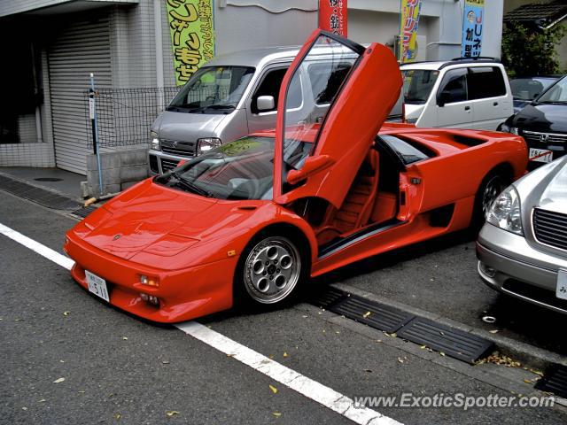 Lamborghini Diablo spotted in Tokyo, Japan