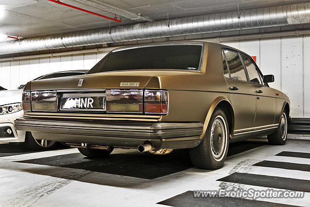 Rolls-Royce Silver Spirit spotted in London, United Kingdom