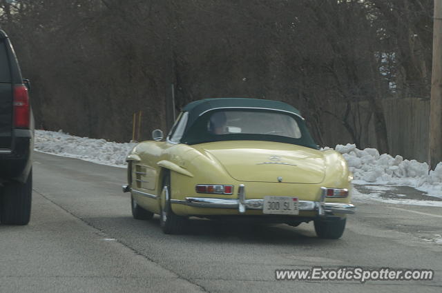 Mercedes 300SL spotted in Lake Forest, Illinois
