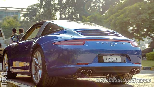 Porsche 911 spotted in Islamabad, Pakistan