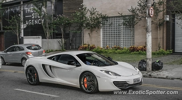 Mclaren MP4-12C spotted in São Paulo, Brazil