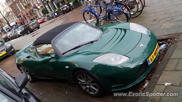 Tesla Roadster spotted in Amsterdam, Netherlands