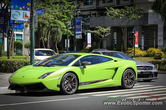 Lamborghini Gallardo spotted in Taguig, Philippines