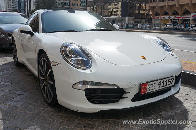 Porsche 911 spotted in Abu Dhabi, United Arab Emirates