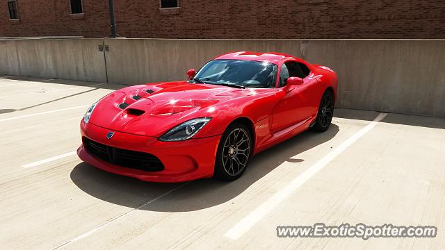 Dodge Viper spotted in Glenview, Illinois