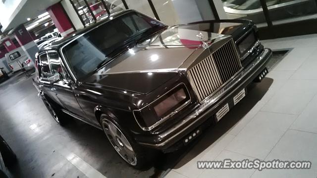 Rolls-Royce Silver Spirit spotted in Sandton, South Africa