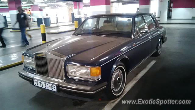 Rolls-Royce Silver Spirit spotted in Sandton, South Africa