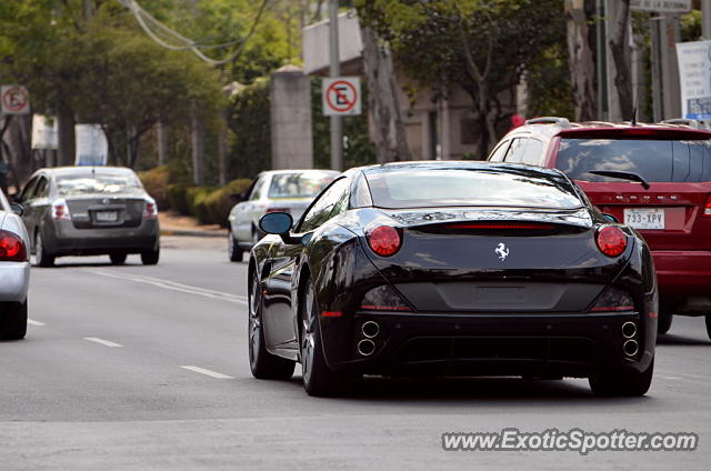 Ferrari California spotted in Mexico City, Mexico