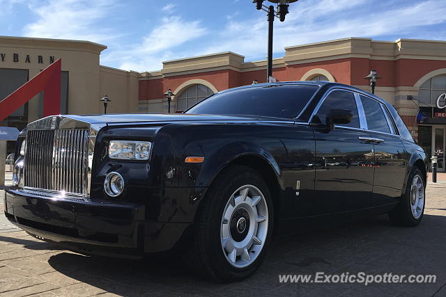 Rolls-Royce Phantom spotted in Victor, New York