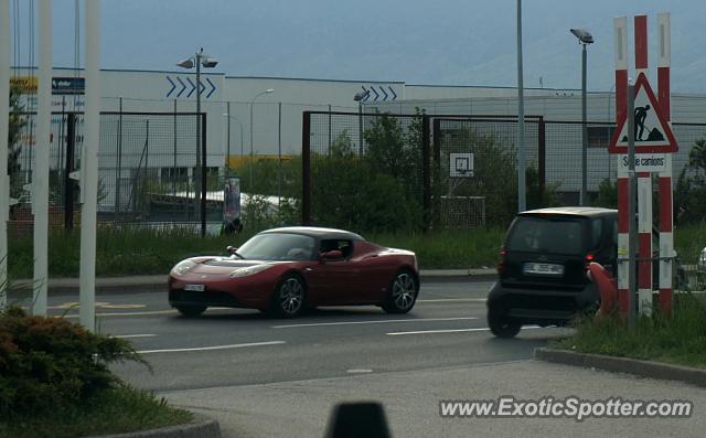 Tesla Roadster spotted in Geneva, Switzerland