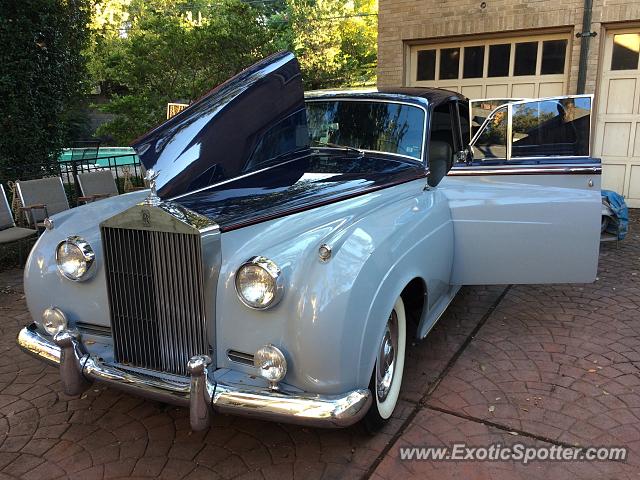 Rolls-Royce Silver Cloud spotted in Houston, Texas