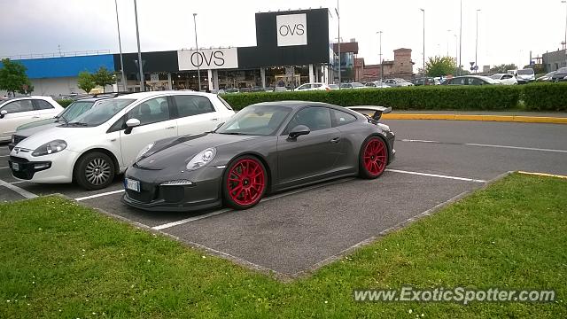 Porsche 911 GT3 spotted in Bergamo, Italy