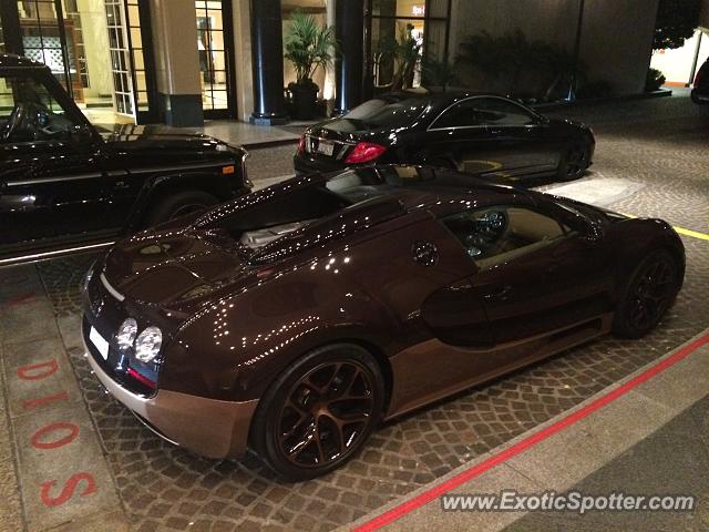 Bugatti Veyron spotted in Beverly Hills, California