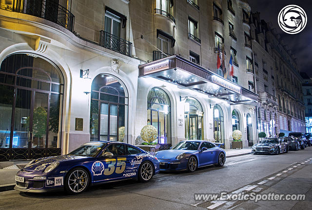 Porsche 911 GT3 spotted in Paris, France