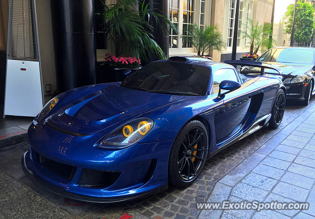 Porsche Carrera GT spotted in Beverly Hills, California