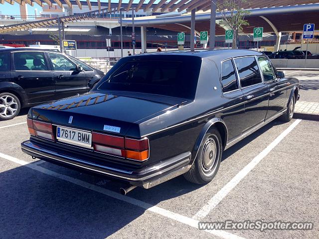 Rolls-Royce Silver Spur spotted in Faro, Portugal