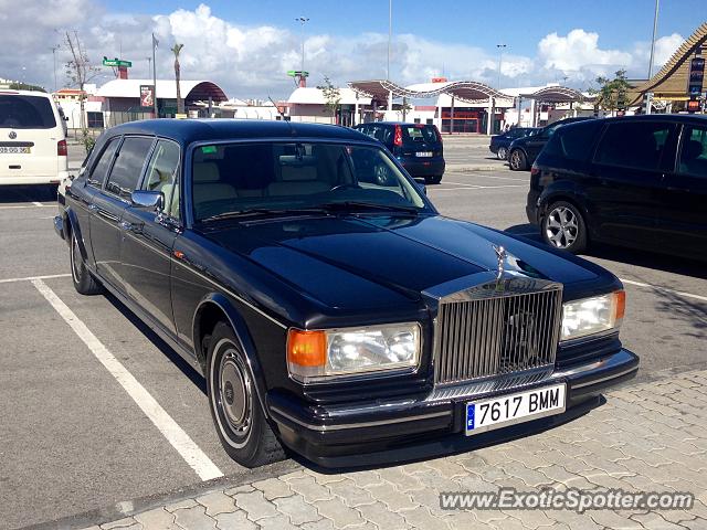 Rolls-Royce Silver Spur spotted in Faro, Portugal