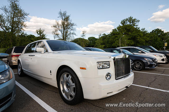 Rolls-Royce Phantom spotted in Pittsburgh, United States