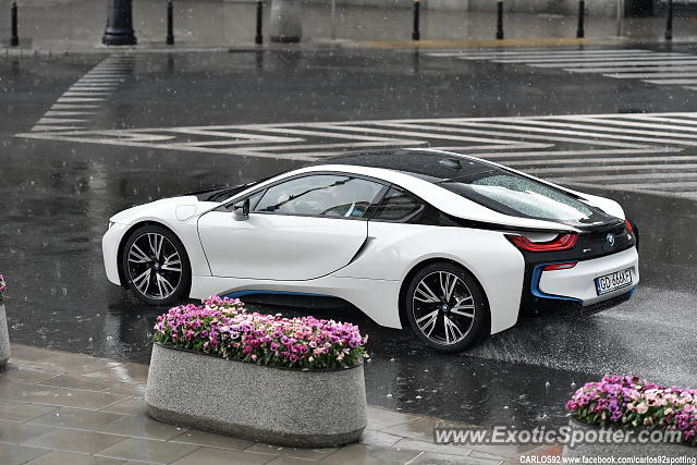 BMW I8 spotted in Warsaw, Poland