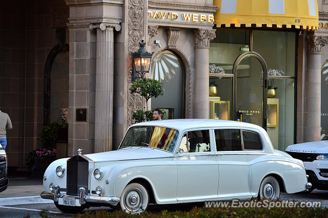Rolls-Royce Silver Wraith spotted in Beverly Hills, California