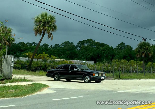 Rolls-Royce Silver Spur spotted in Palm City, Florida