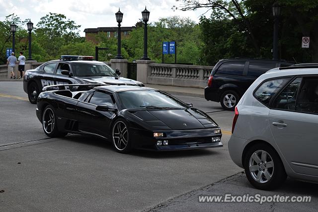 Lamborghini Diablo spotted in Winnetka, Illinois