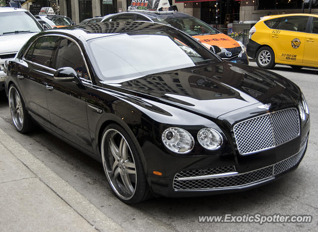 Bentley Flying Spur spotted in Chicago, Illinois