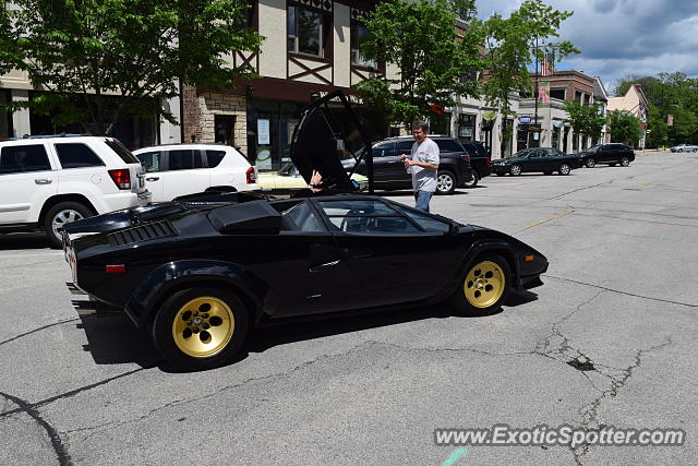 Lamborghini Countach spotted in Winnetka, Illinois