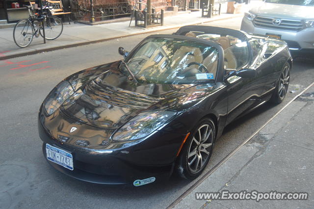 Tesla Roadster spotted in Manhattan, New York