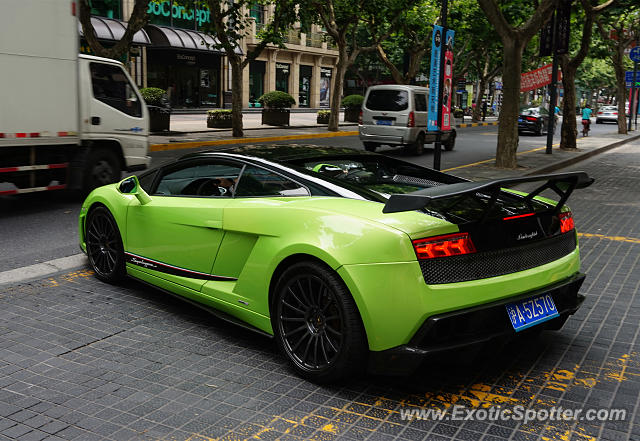 Lamborghini Gallardo spotted in Shanghai, China