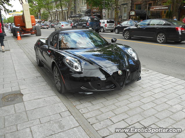 Alfa Romeo 4C spotted in Québec, Canada