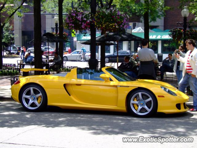 Porsche Carrera GT spotted in Chicago, Illinois