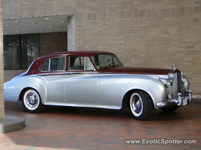 Rolls Royce Silver Cloud spotted in Houston, Texas