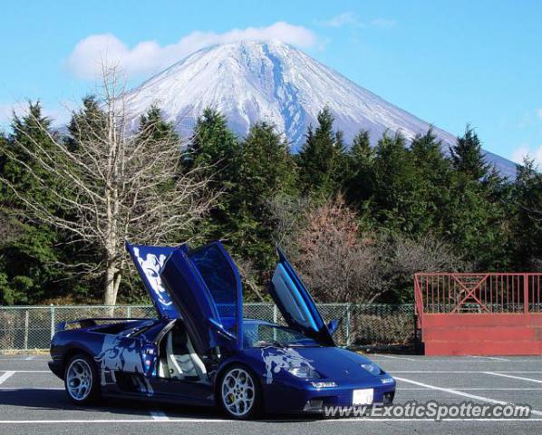 Lamborghini Diablo spotted in Shizuoka, Japan