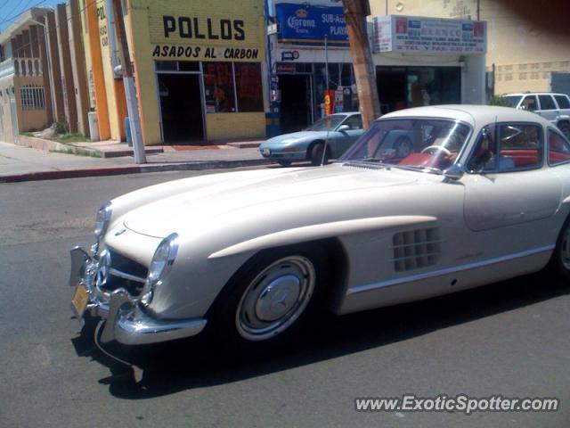 Mercedes 300SL spotted in Tijuana, Mexico
