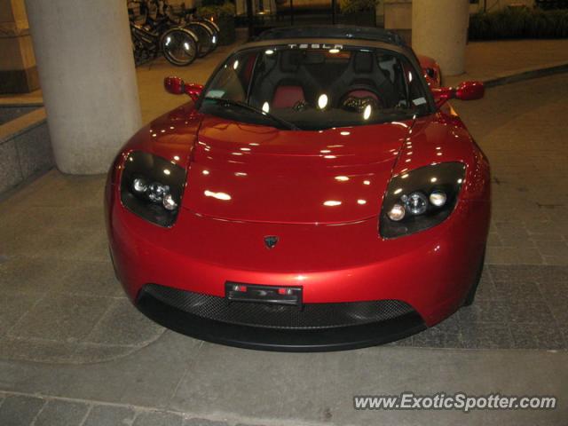 Tesla Roadster spotted in Toronto Ontario, Canada