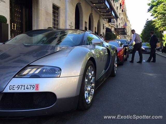 Bugatti Veyron spotted in Paris, France