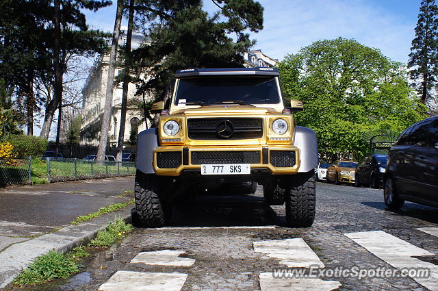 Bentley Flying Spur spotted in Paris, France