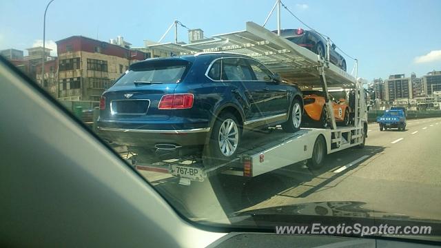 Bentley Bentayga spotted in Tienmu, Taiwan