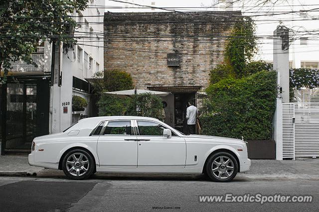 Rolls-Royce Phantom spotted in São Paulo, Brazil
