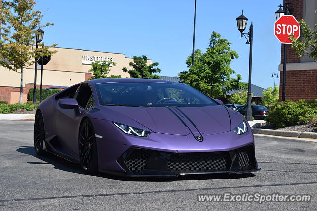 Lamborghini Huracan spotted in South Barrington, Illinois