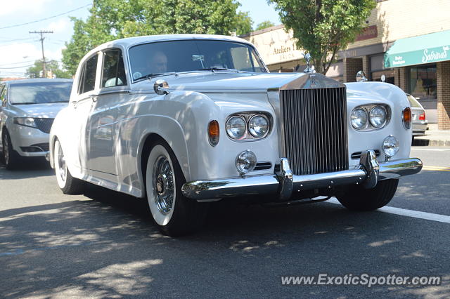 Rolls-Royce Silver Cloud spotted in Summit, New Jersey