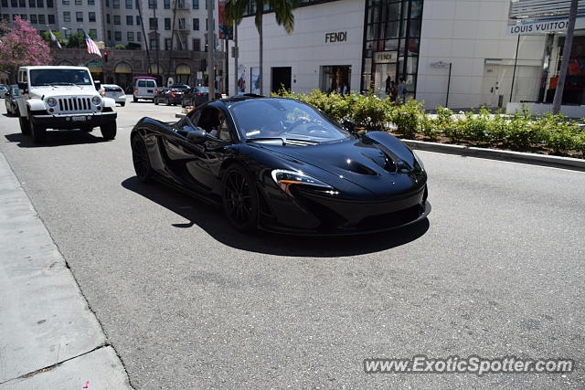 Mclaren P1 spotted in Beverly Hills, California