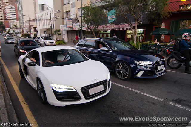 Audi R8 spotted in Curitiba, Brazil
