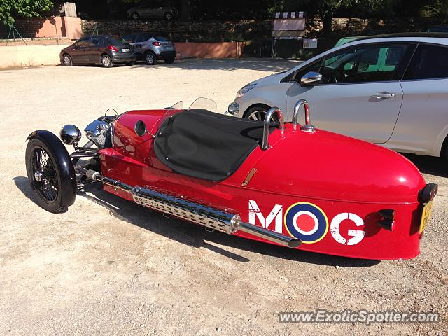 Morgan Aero 8 spotted in Villecroze, France