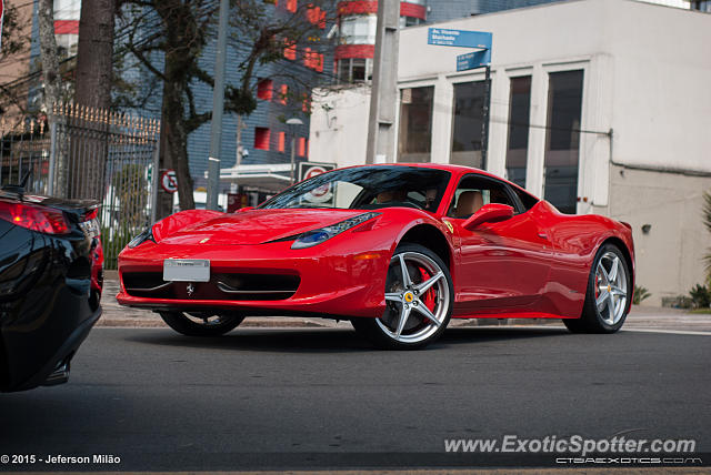 Ferrari 458 Italia spotted in Curitiba, Brazil