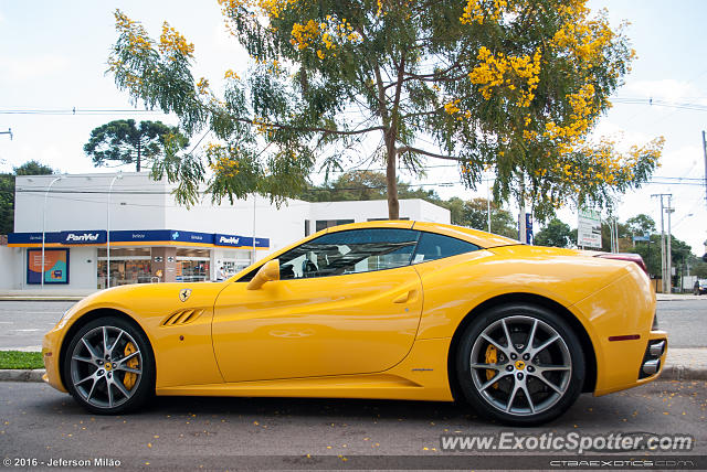Ferrari California spotted in Curitiba, Brazil