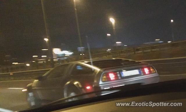 DeLorean DMC-12 spotted in A50, Milan, Italy