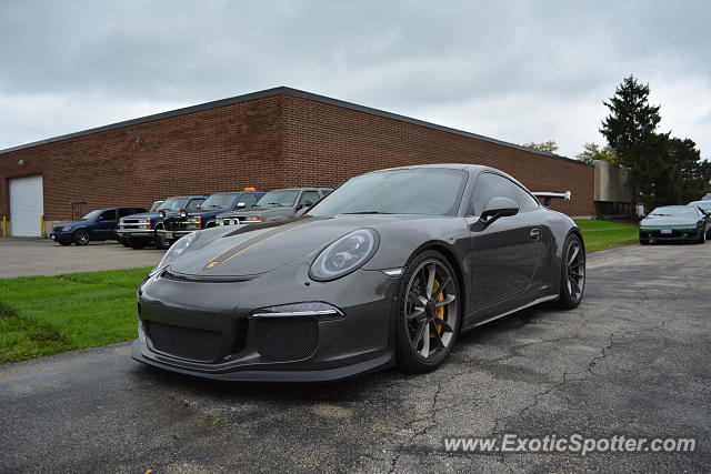 Porsche 911 GT3 spotted in Lake Forest, Illinois